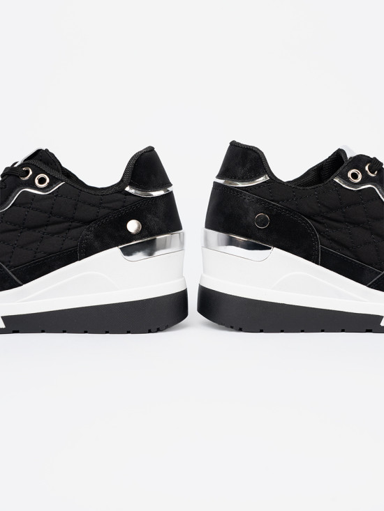 Černé dámské sneakersy na platformě