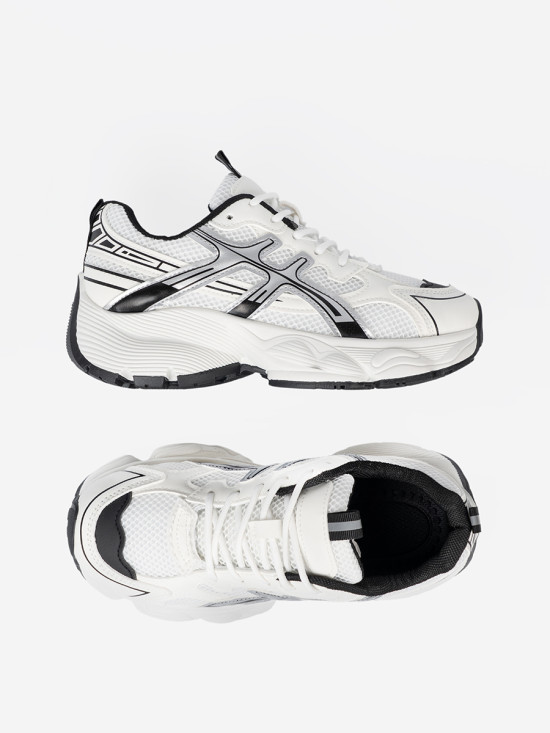 Bílo-černé pohodlné sneakersy se síťovinou
