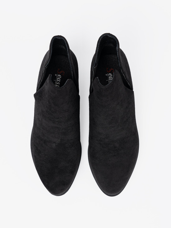 Černé kotníkové boty s výřezy