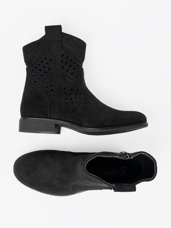 Černé ažurové kotníkové boty v cowboy stylu