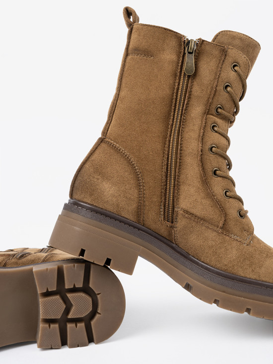 Klasické semišové workery v hnědé barvě