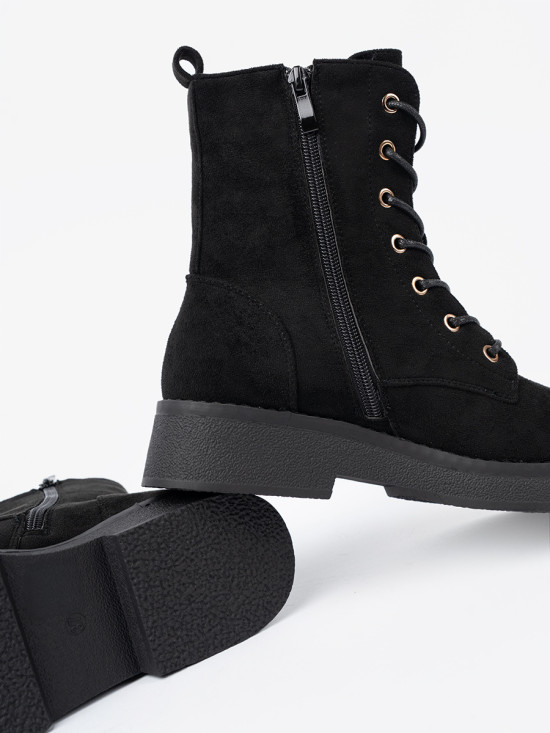 Pohodlné černé workery na ploché podrážce