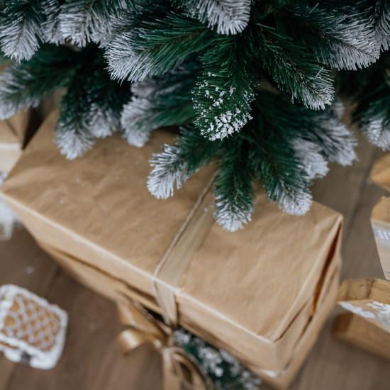 Vánoční zasněžený stromek Borovice JOY 180 cm