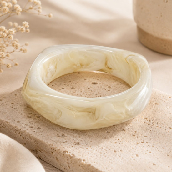 Hranatý pryskyřicový náramek CREME