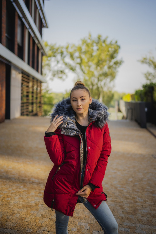 Černá/šedá zimní bunda se stříbrným lemem