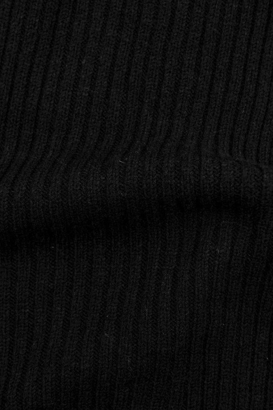 Černé pletené rolákové šaty