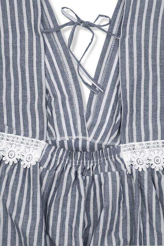 Tmavě modré letní šaty s holými zády