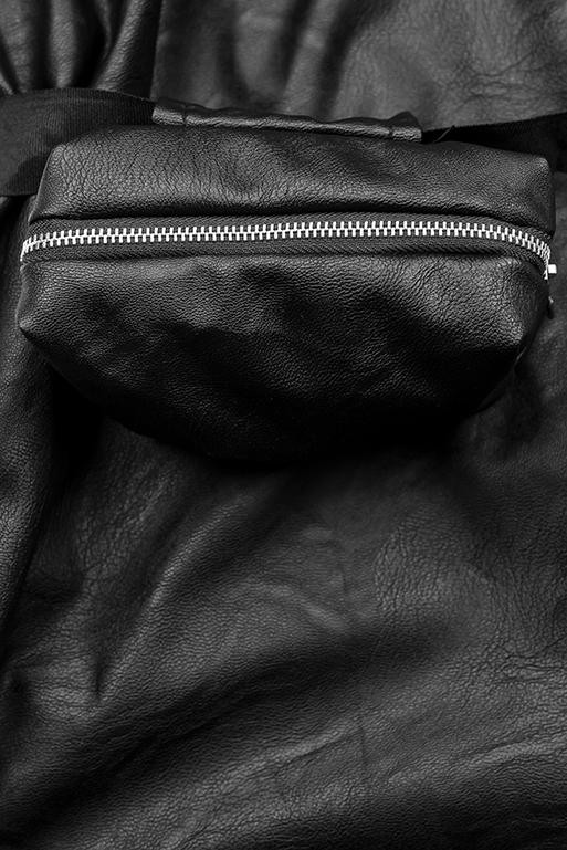 Černé koženkové šaty