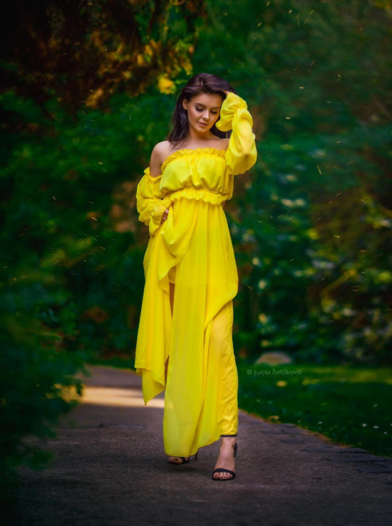 Pudrově růžové letní dlouhé šaty