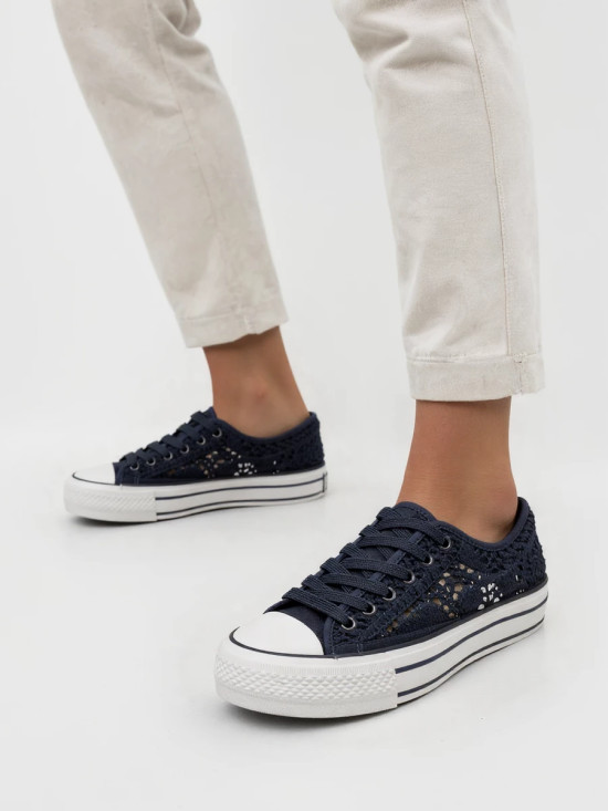 Tmavě modré tenisky s krajkou ROMANCE