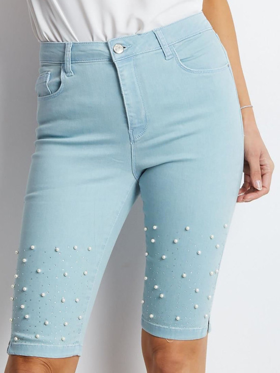 Krátké kalhoty s perlami v mátové barvě