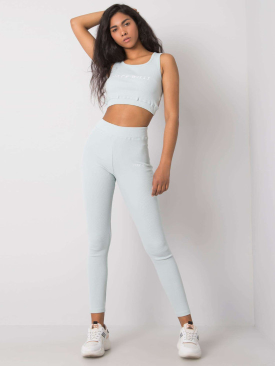 Světle modrý pruhovaný sportovní komplet