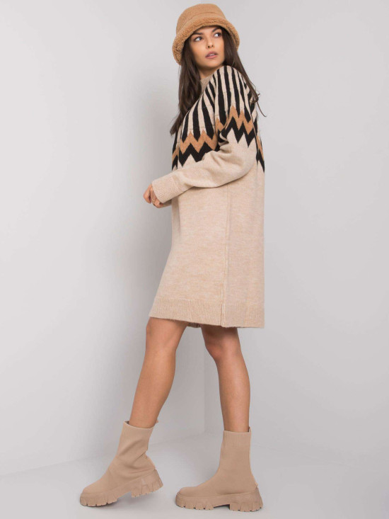 Béžové pletené šaty se vzorem