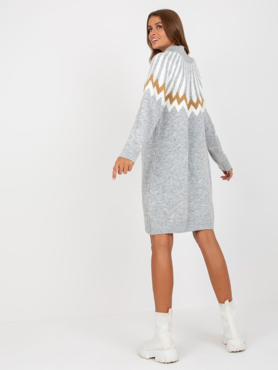 Světle šedé melírované pletené šaty se vzorem