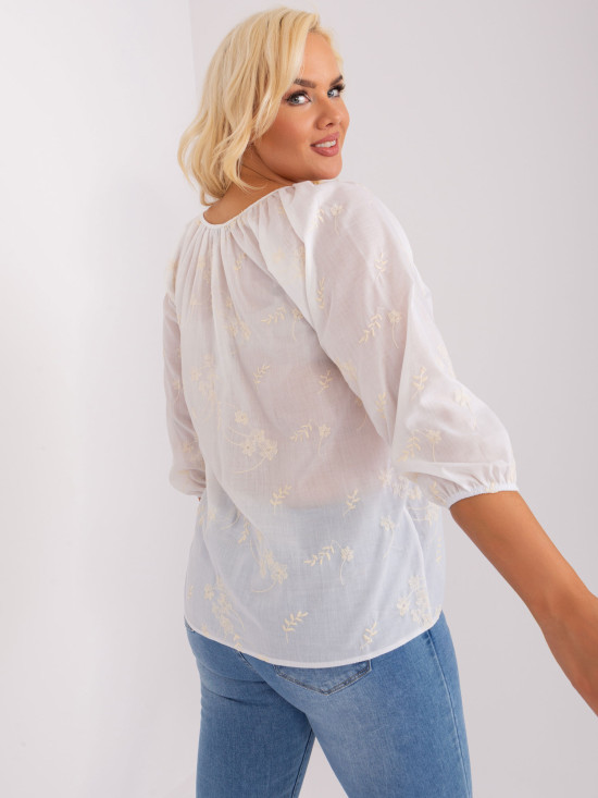 Bílo-béžová blůzka plus size s výšivkou