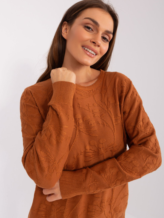 Hnědý klasický svetr s kulatým výstřihem
