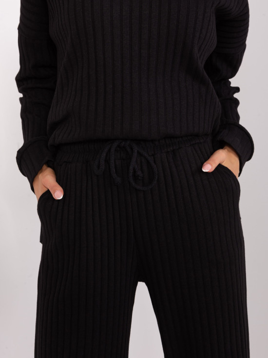 Stylový černý komplet