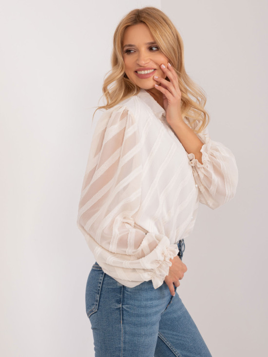Elegantní halenka ve světle béžovém odstínu