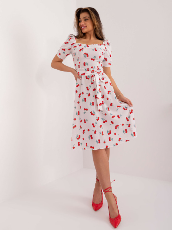 Letní šaty s motivem třešní v bílé