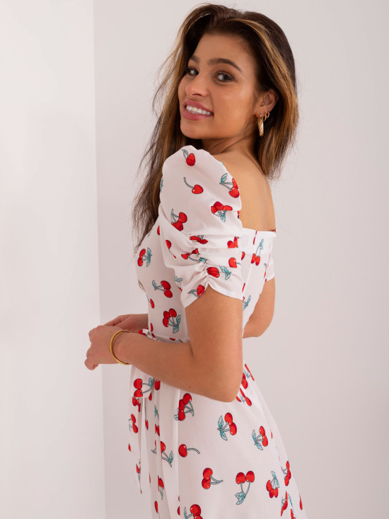 Letní šaty s motivem třešní v bílé