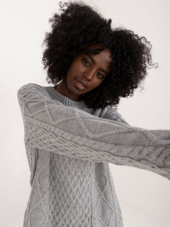 Stylové šedé pletené šaty