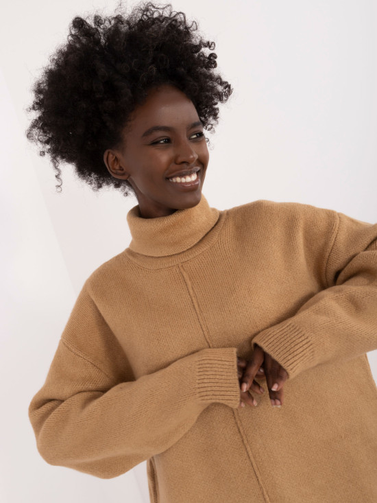 Stylové hnědé pletené šaty s dlouhým rukávem