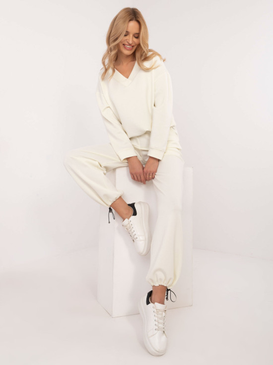 Stylový komplet v ecru
