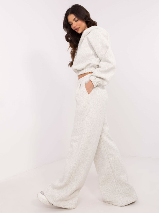 Stylový komplet s kapucí v jasně šedé