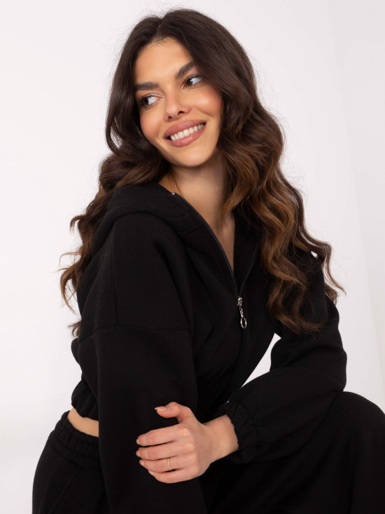 Stylový černý komplet s kapucí