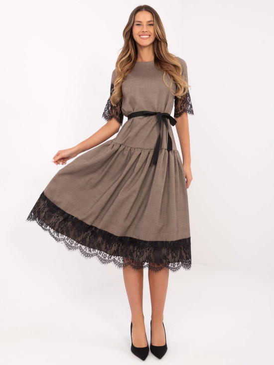 Béžové midi šaty s krajkou