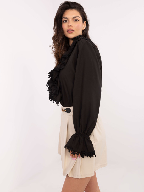 Elegantní černá košile s krajkou