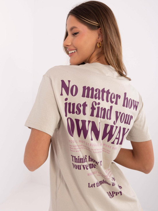 Béžové tričko s nápisem