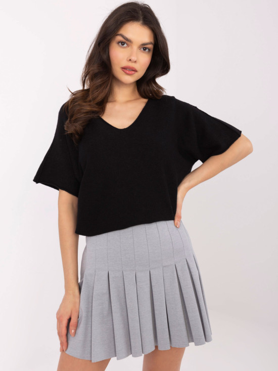 Černý pulovr s krátkým rukávem