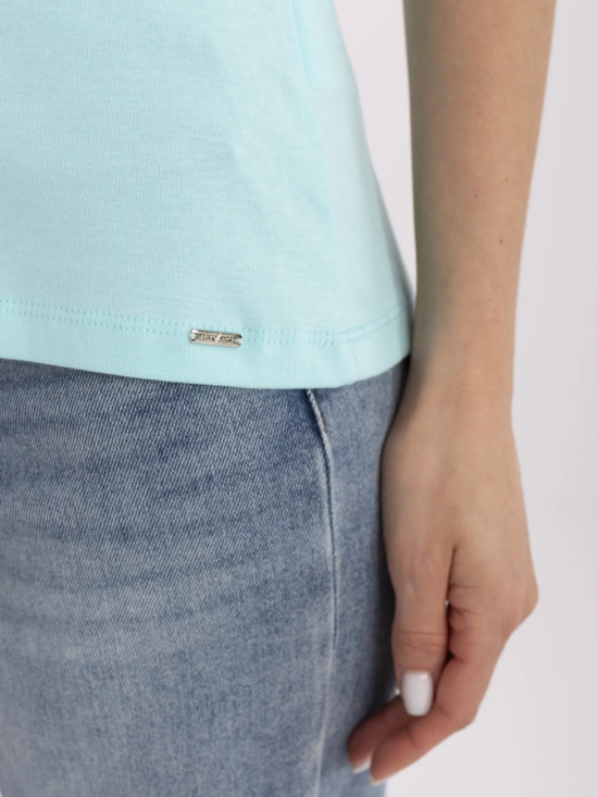 Měkké tričko v mátové barvě