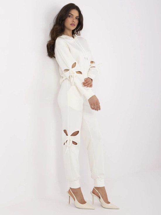 Elegantní komplet v ecru