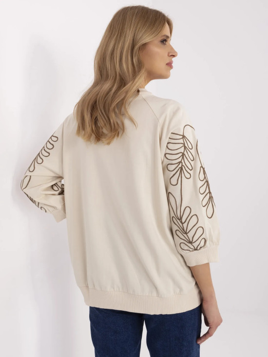 Elegantní blůza s výšivkou v béžovém odstínu