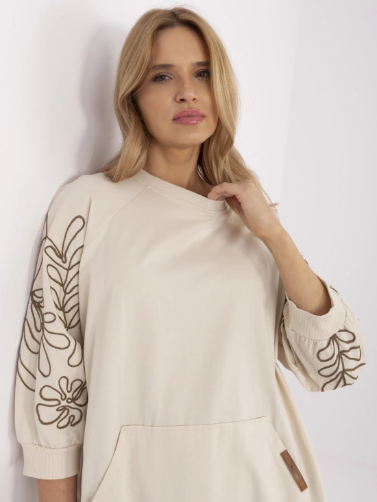 Elegantní blůza s výšivkou v béžovém odstínu