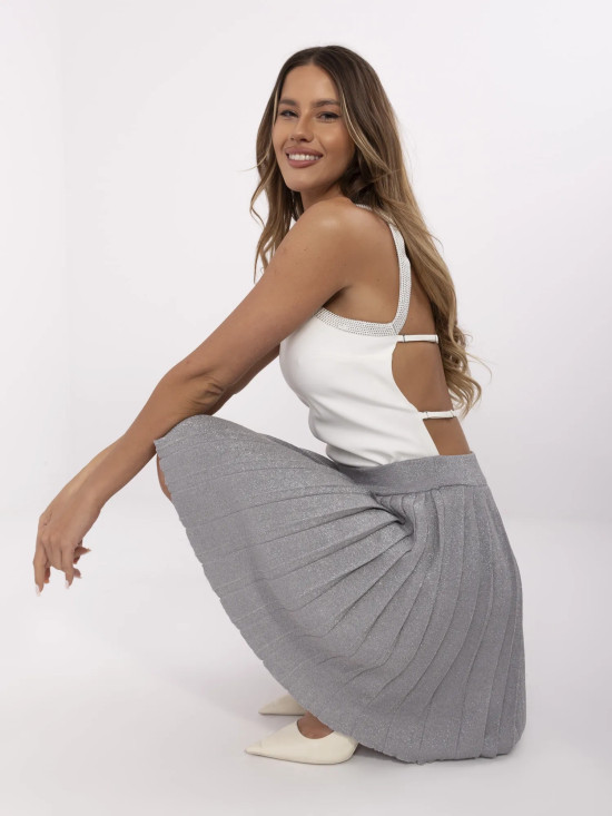 Stylová mini sukně v šedé