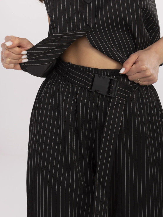 Elegantní černý komplet