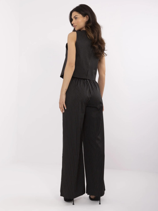 Elegantní černý komplet