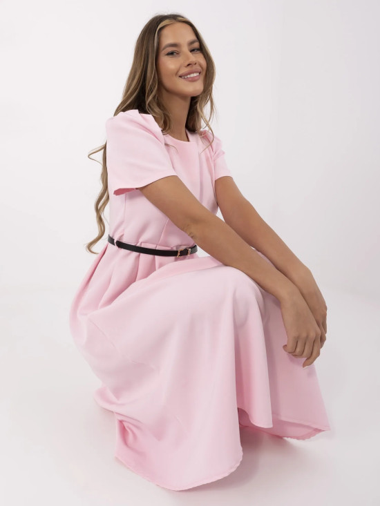 Elegantní midi šaty ve světle růžové barvě