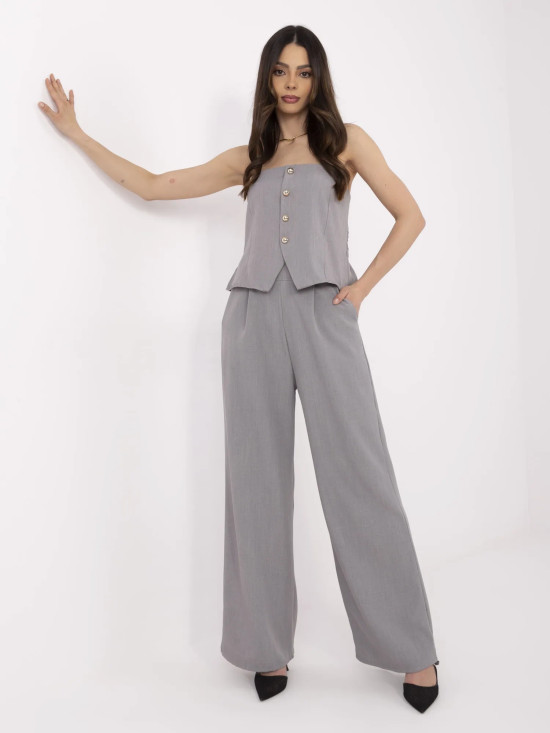 Elegantní komplet v šedé barvě