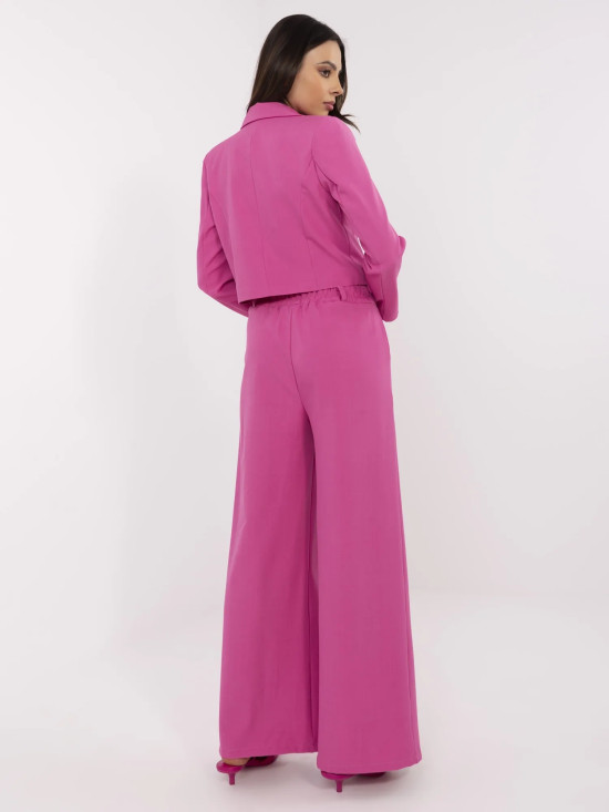 Elegantní komplet v růžové barvě