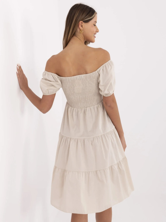 Béžové rozšířené šaty s krátkým rukávem