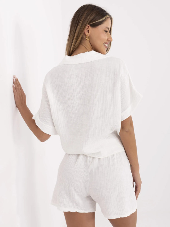 Bílé šortky s vysokým pasem