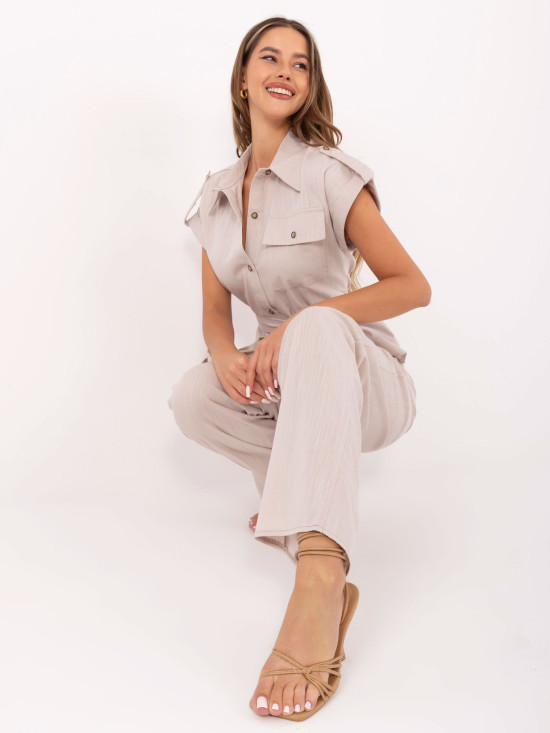 Béžový komplet s košilí a kalhotami