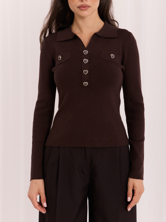 Elegantní hnědý polo svetr s límečkem