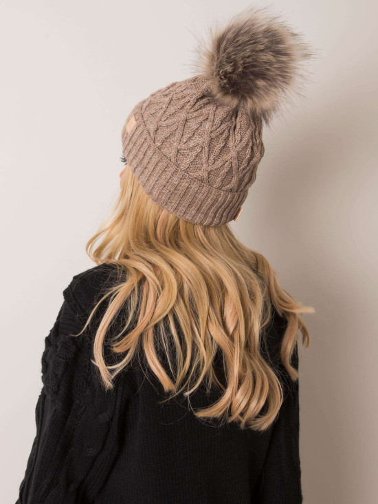 Tmavě béžová zimní čepice