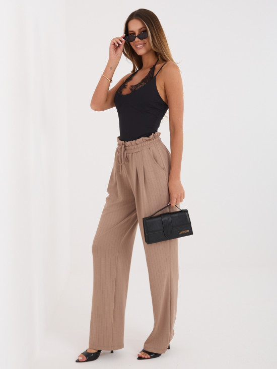 Béžové kalhoty s proužky a vysokým pasem