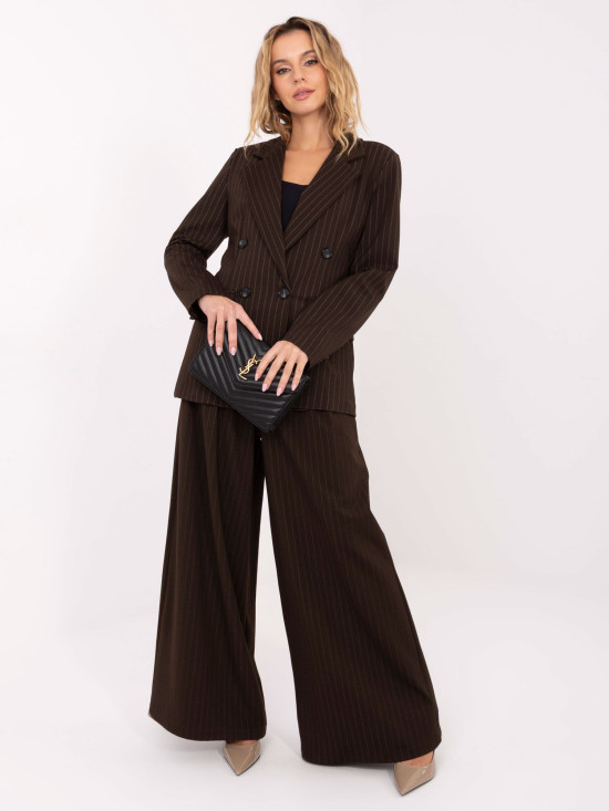 Elegantní hnědé sako s proužky